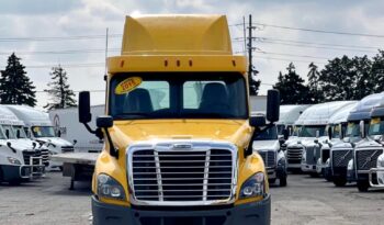 2015 Freightliner Daycab, Multiple units IN STOCK !! full