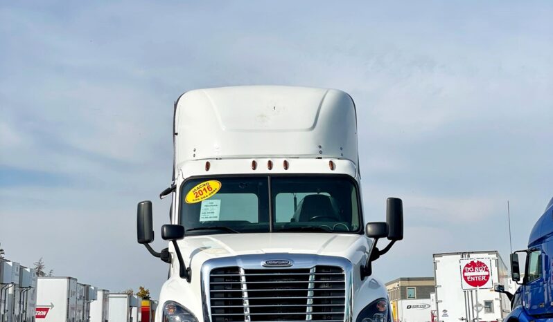 2016  Freightliner Daycab DD15, Multiple units Available  !! full